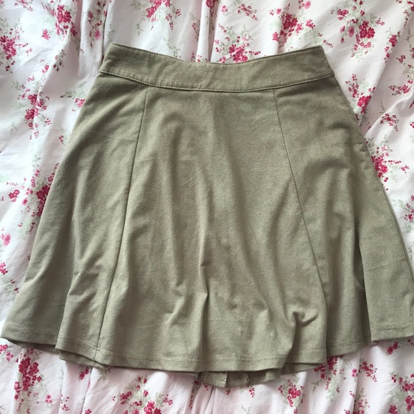 brown soft buttoned skirt - Picture 2 of 2
